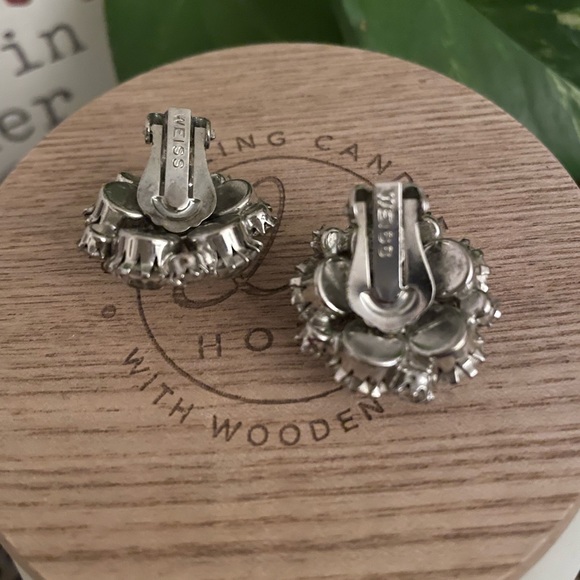 Vintage Weiss Clip Earrings - Picture 3 of 5